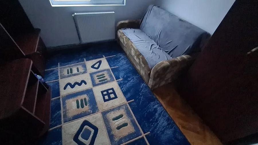 Apartament cu 4 camere decomandat în Central