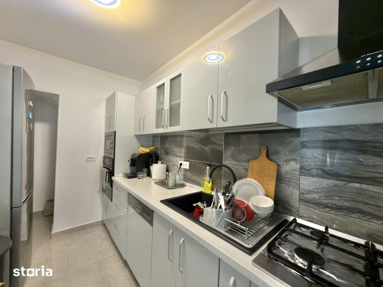 Casă cu 5 camere cu Teren 300 Mp în Sânmihaiu Român