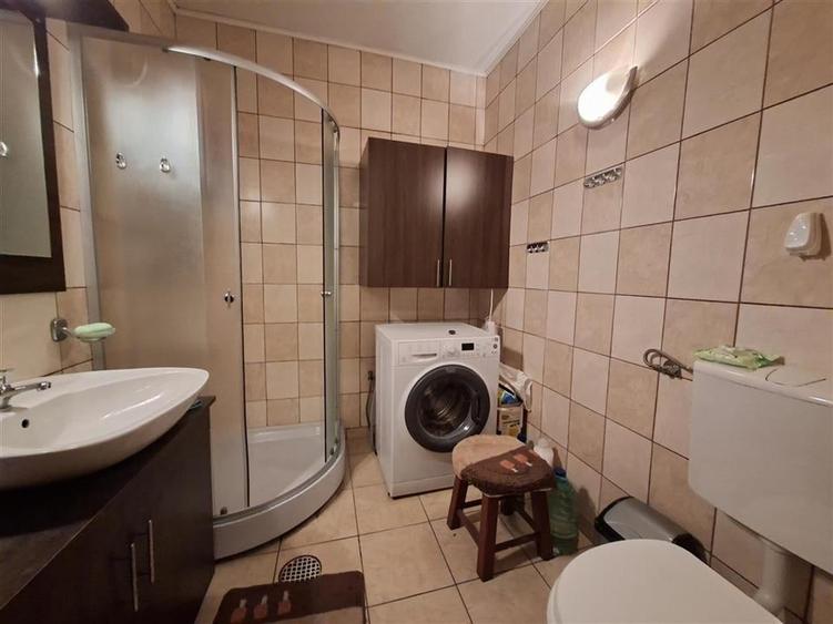 Duplex cu 4 camere cu Garaj în Lazaret