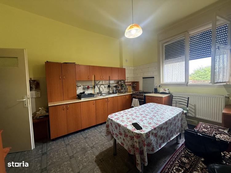 Casă cu 3 camere în Central
