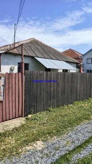 Casă individuală cu 2 camere cu Teren 300 Mp în Lumina