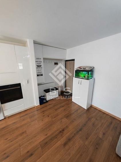 Apartament cu 3 camere decomandat în Sud
