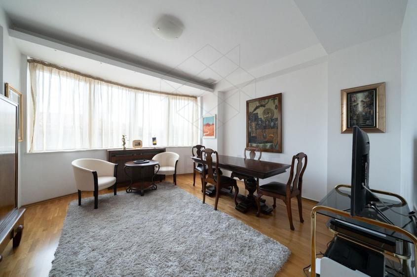 Apartament cu 3 camere decomandat, mobilat în Primăverii
