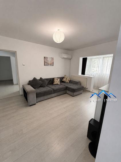 Apartament cu 2 camere semidecomandat în Narcisa