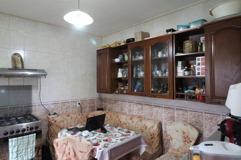 Casă individuală cu 4 camere cu Canalizare în Tomis II