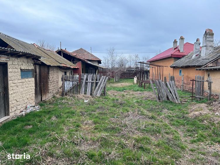 Casă cu 3 camere cu Teren 810 Mp în Năsturelu