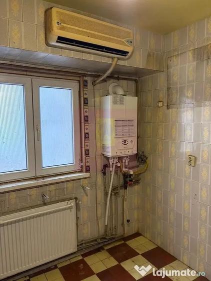 Apartament cu 4 camere decomandat în Lujerului