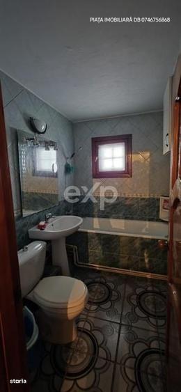Apartament cu 4 camere decomandat în Tunari
