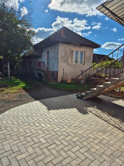 Casă cu 4 camere în Central