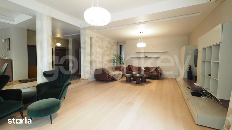 Casă cu 5 camere cu Teren 750 Mp în Central