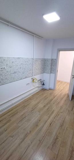 Apartament cu 2 camere decomandat în Trocadero
