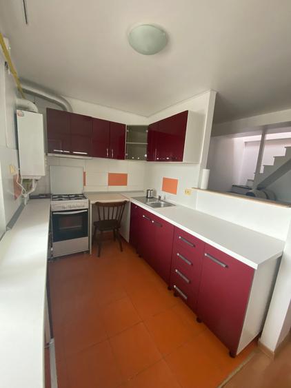 Apartament cu 2 camere semidecomandat, mobilat în Podu Roș