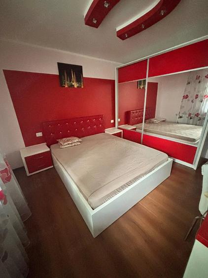 Apartament cu 4 camere decomandat în Central