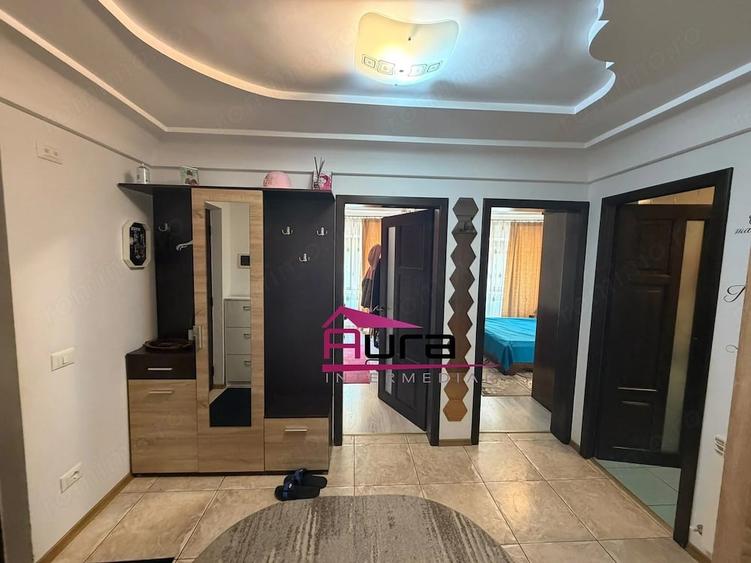 Inchiriez apartament 3 camere zona Peco - 6