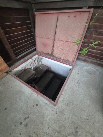 Casă individuală cu 5 camere cu Canalizare în Central