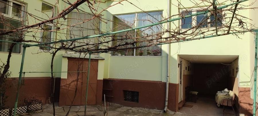 Casă cu 4 camere cu Teren 600 Mp în Intim