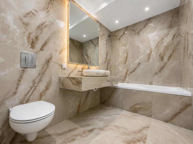 Duplex cu 7 camere cu Canalizare în Nord