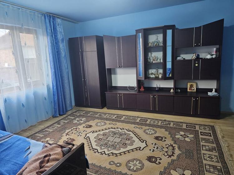 Casă individuală cu 4 camere cu Teren 2500 Mp în Vărzarii de Jos
