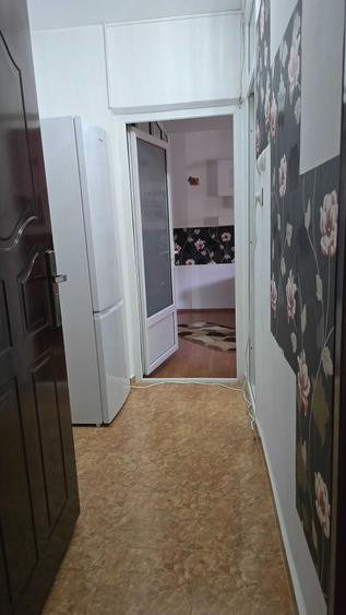 Garsonieră decomandată în 9 Mai