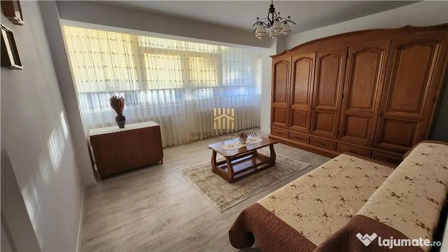 Apartament cu 4 camere decomandat în Ipotești