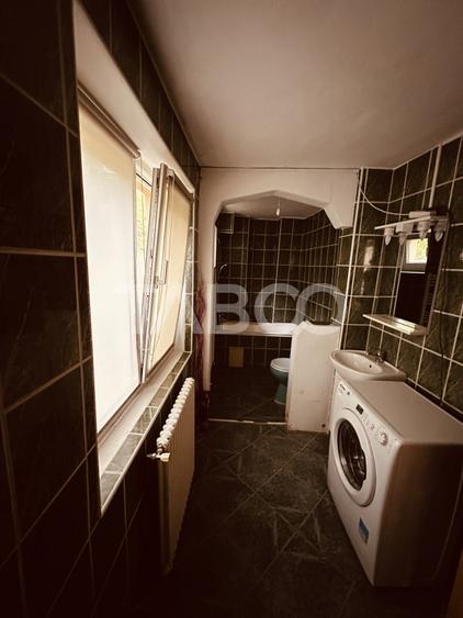 Apartament cu 5 camere semidecomandat, mobilat în Lazaret