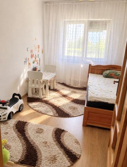 Apartament cu 4 camere decomandat în Central