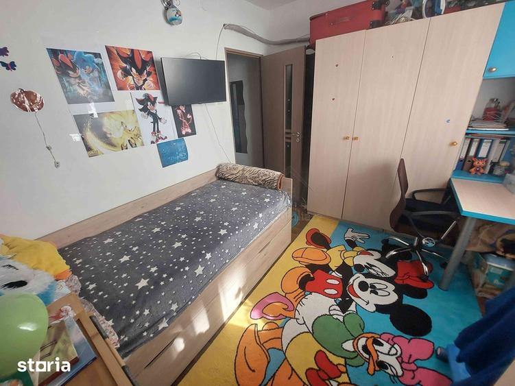 Apartament cu 3 camere decomandat în Canta