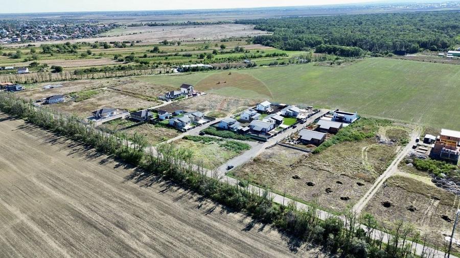 Teren Construcții intravilan de 593 mp, în Vânători