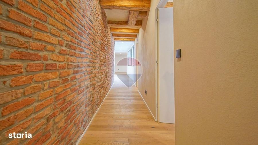 Apartament cu 3 camere în Centrul Istoric