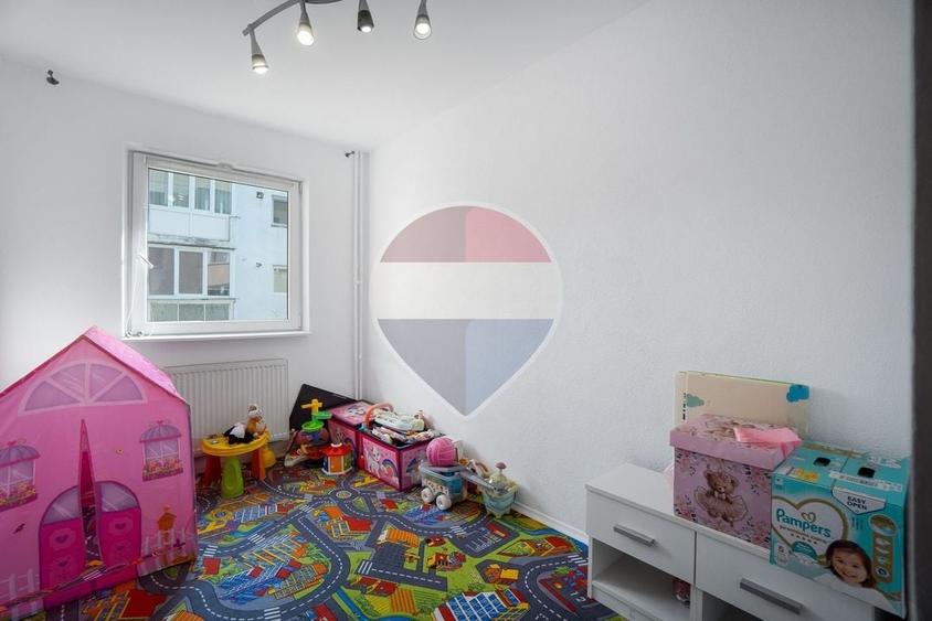 Apartament cu 3 camere semidecomandat, mobilat în Astra