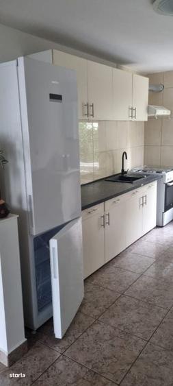 Apartament cu 3 camere semidecomandat în Zorilor