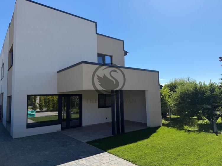 Duplex cu 4 camere cu Canalizare în Central