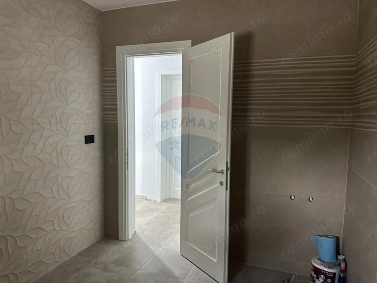 Casă cu 5 camere cu Teren 1200 Mp în Rediu