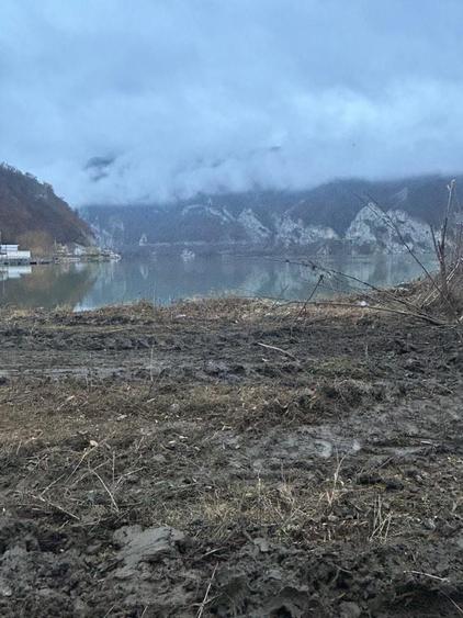 Teren de 200 mp, în Cozla