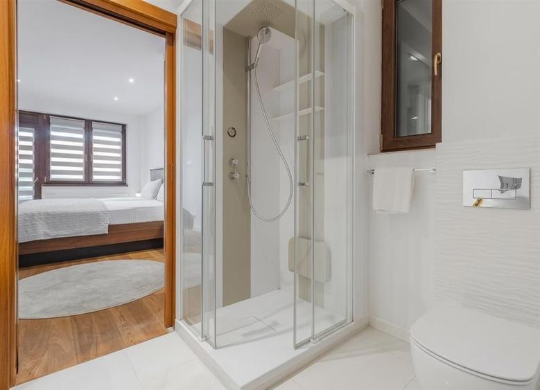 Apartament cu 3 camere decomandat în Ultracentral