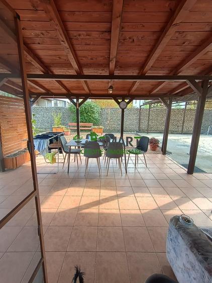 Casă cu 5 camere cu Canalizare în Sud