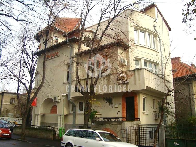 Apartament cu 3 camere circular, mobilat în Dorobanți