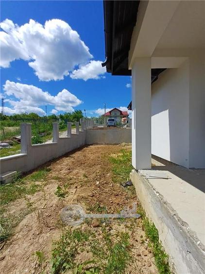 Casă individuală cu 4 camere cu Teren 500 Mp în Bârnova