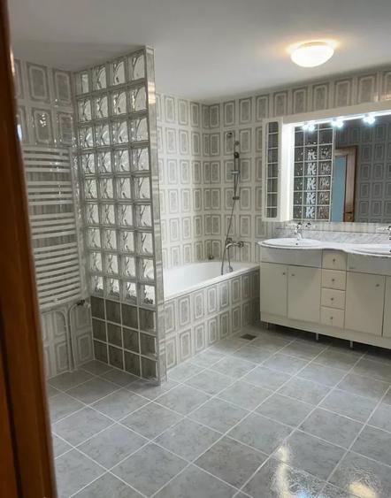 Apartament cu 3 camere, mobilat în Plevnei