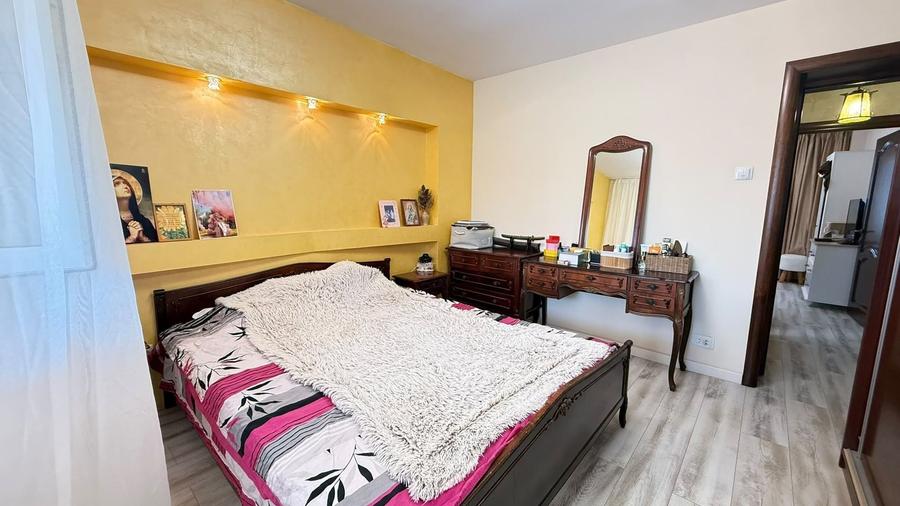 Apartament cu 3 camere decomandat, mobilat în Nerva Traian