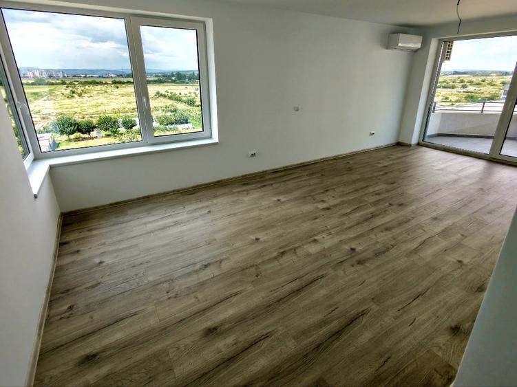 Apartament cu 2 camere decomandat, mobilat în Broșteni