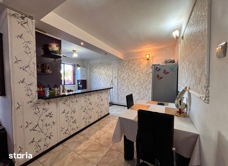 Casă cu 6 camere cu Teren 350 Mp în Cug