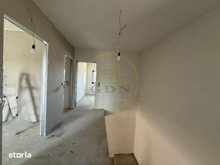Casă cu 5 camere cu Teren 270 Mp în Malu Mare