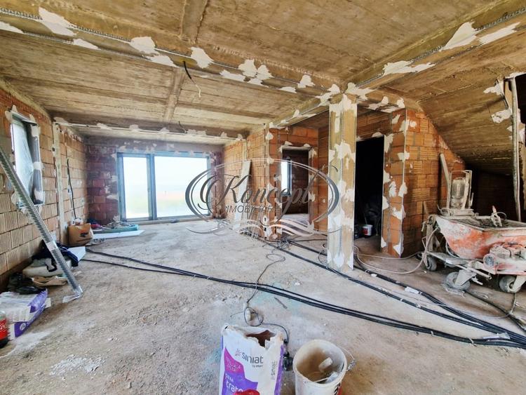 Duplex cu 5 camere cu Teren 600 Mp în Gheorghieni