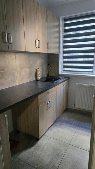 Garsonieră decomandată în Roșu