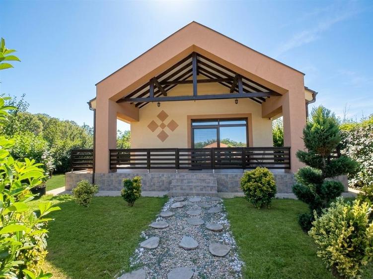 Casă cu 4 camere cu Teren 600 Mp în Chișirid