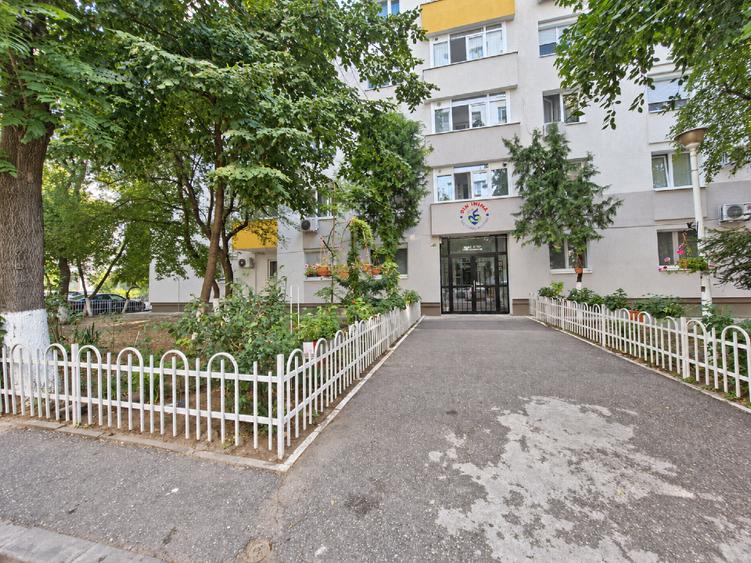 Apartament cu 4 camere, mobilat în Sebastian