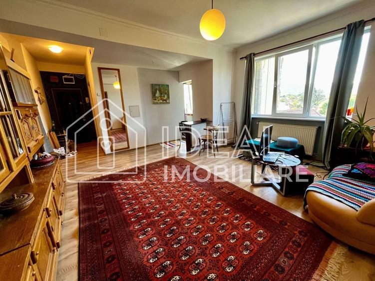Apartament cu 2 camere semidecomandat, mobilat în Central