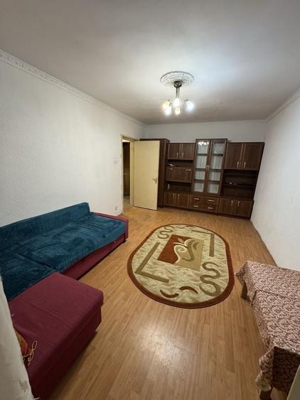 Apartament cu 3 camere decomandat în Iancului