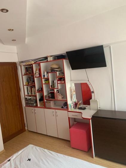 Apartament cu 2 camere decomandat, mobilat în Unirii Sud